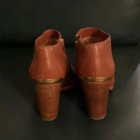 Coach Hattie Boots - Picture 2 of 11